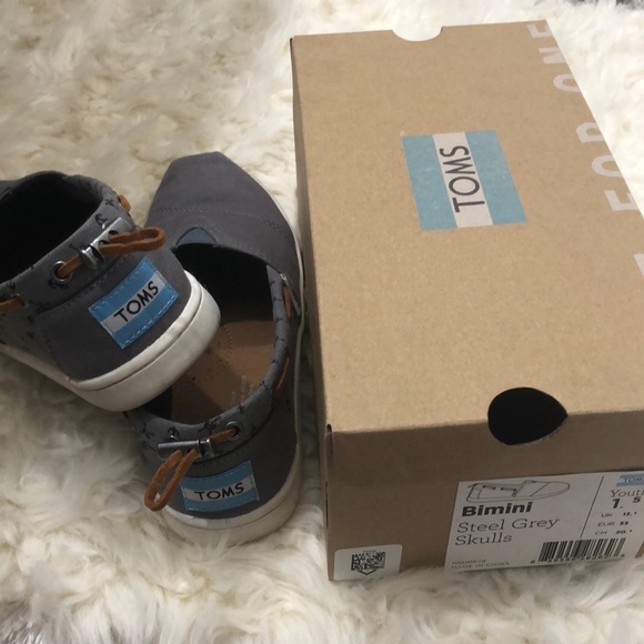 TOMS Boy Shoes size 1.5 Y(Bimini) in Grey color - Picture 4 of 8